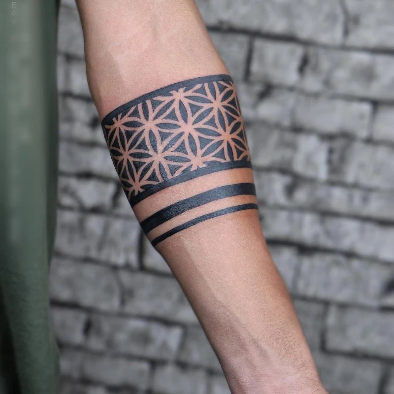 Dense armband tattoo design