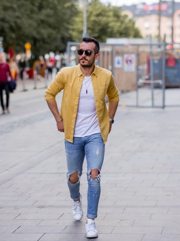 YELLOW SHIRT WITH DENIM BLUE JEANS