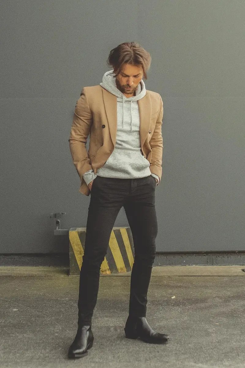 Hoodies Sweatshirt with Jeans and Beige Blazers, khaki blazer outfit