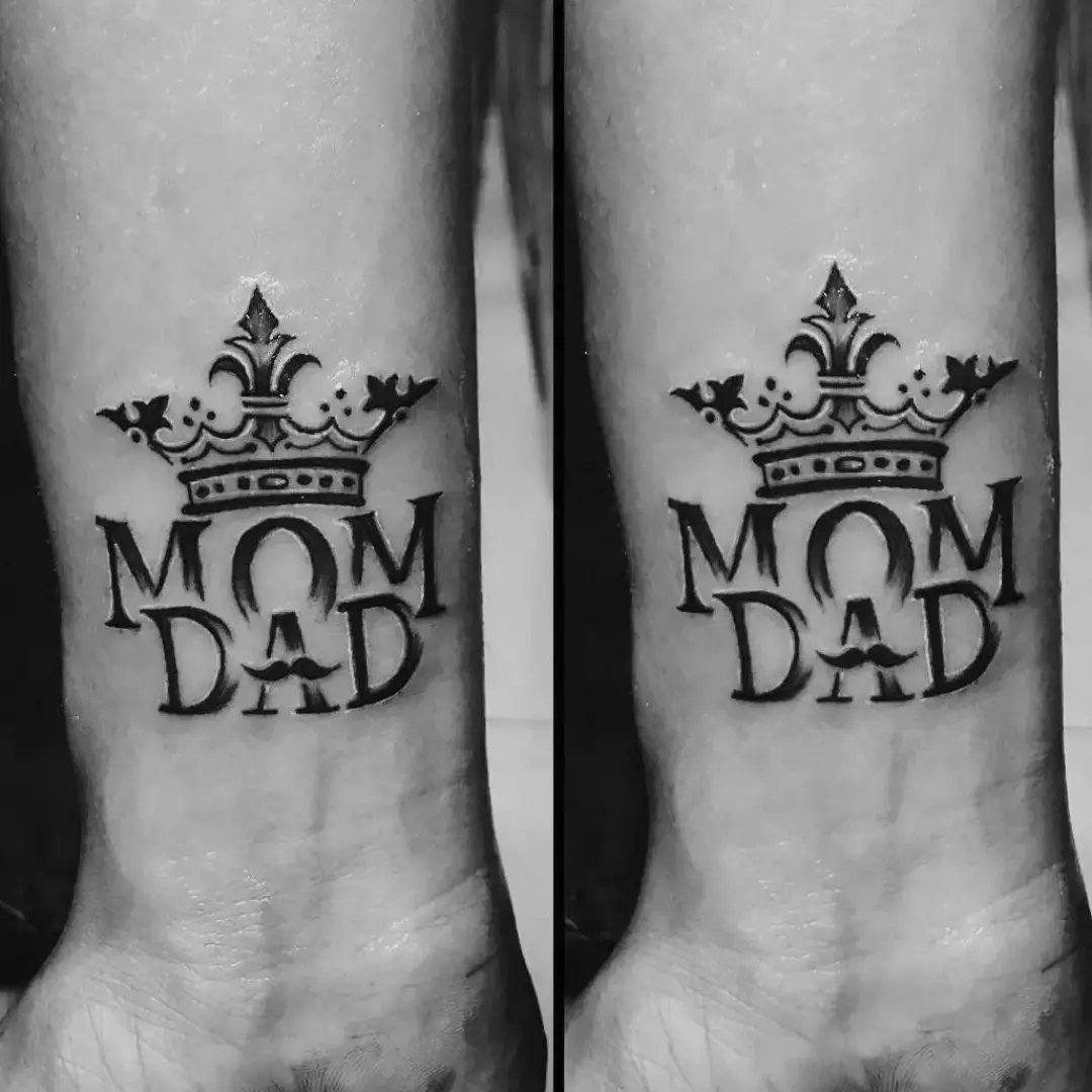 Small mom dad crown tattoo design for hand wrist