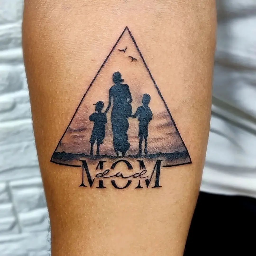Mom dad Scenery tattoo on hand