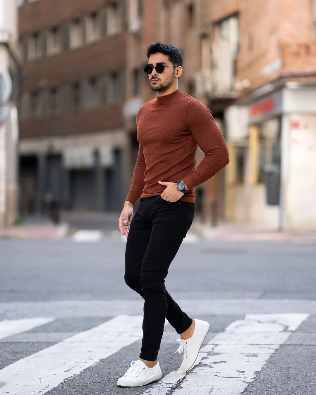 10 Must Carry White Sneakers Outfit for Men. - TiptopGents