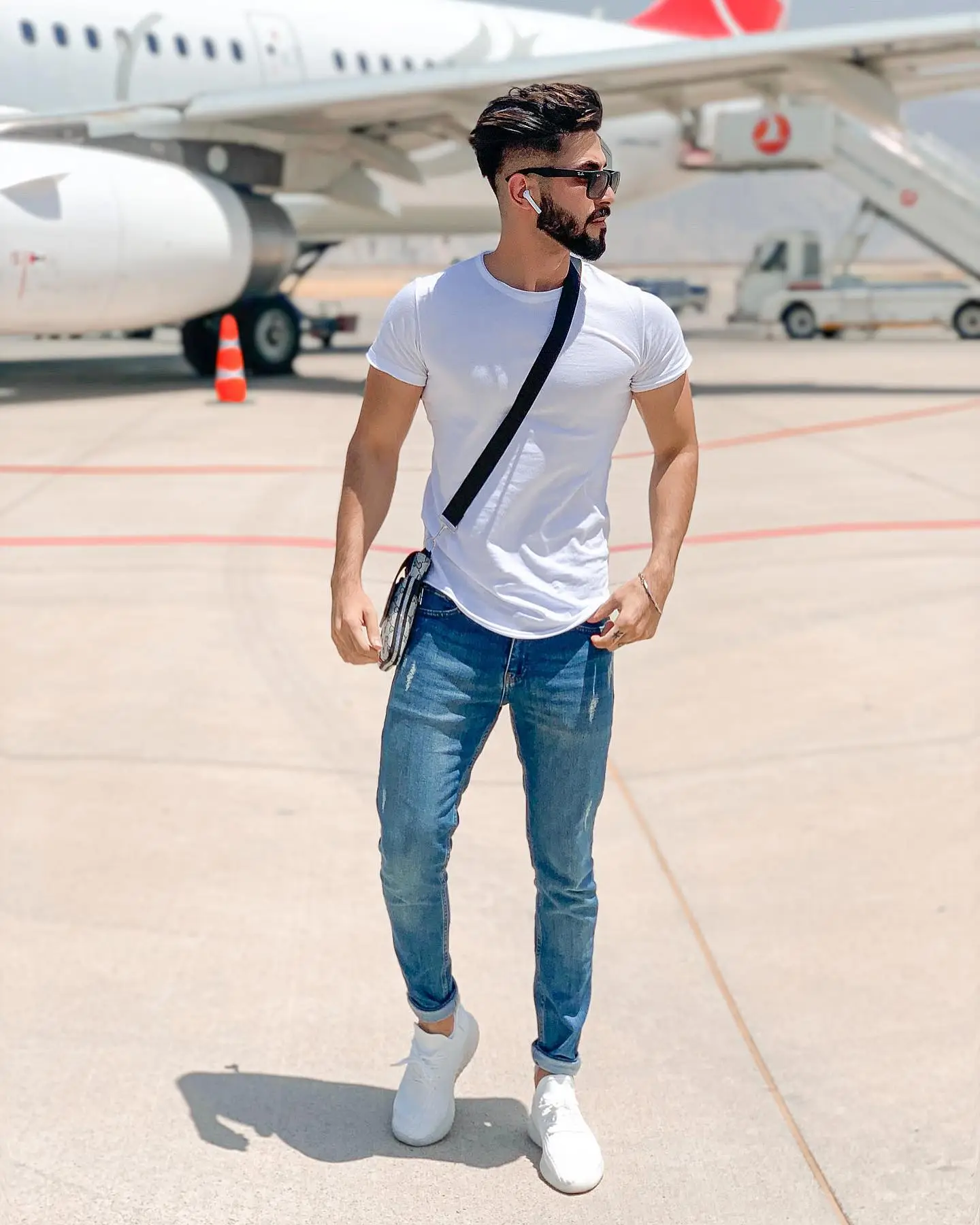 white sneakers outfit men